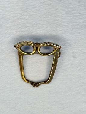 Vintage Gold Tone Cat Eye Glasses Brooch Pin with Faux Pearls Eyeglass Holder